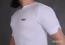 Tshirt LEVEL V-neck Est.1436 Qaba'il